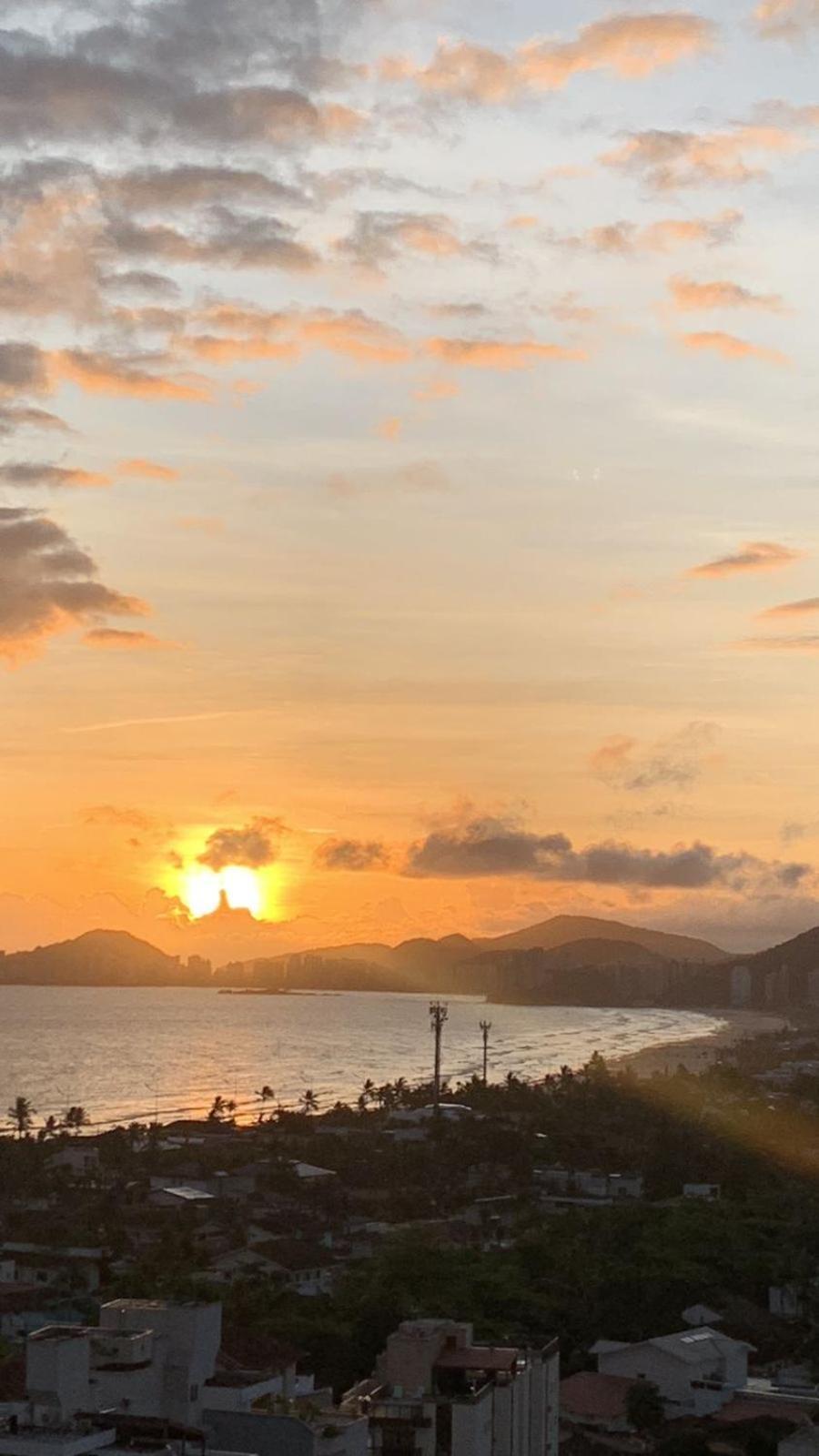 Vista Para Mar!!! Lazer Completo A Poucos Passos Da Praia Γκουαρούχα Εξωτερικό φωτογραφία